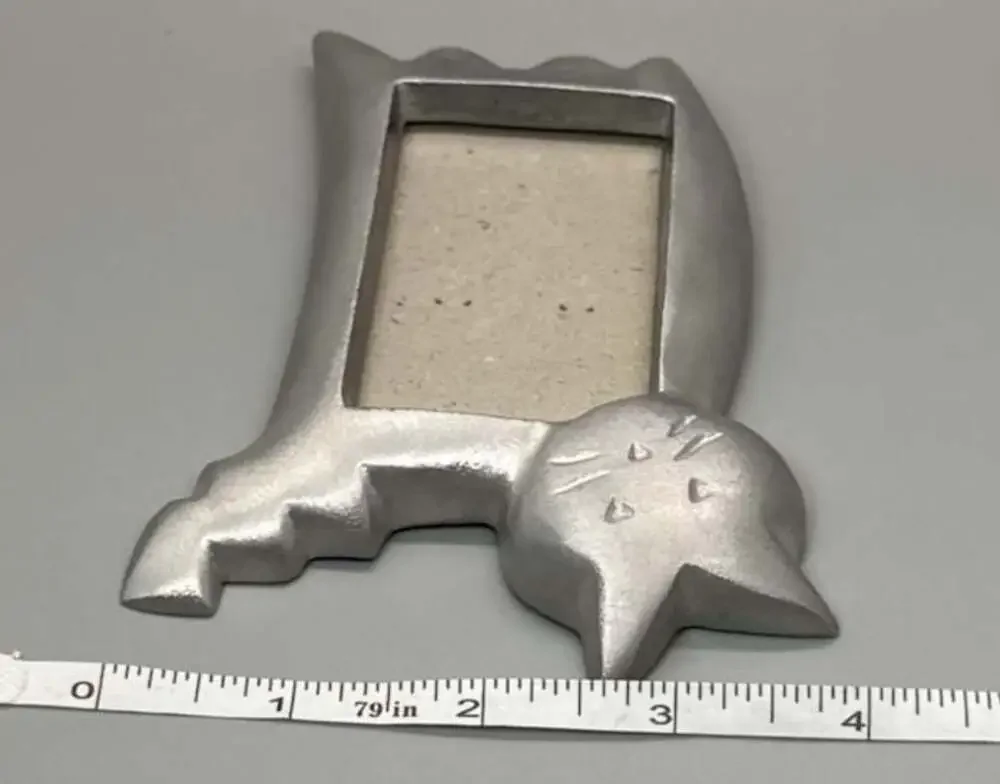 Vtg Furio Matte Silver Tone Abstract Cat Shaped Mini Picture Frame 2x3 Taiwan